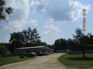 1500 N Carolina St, Louisiana, MO 63353