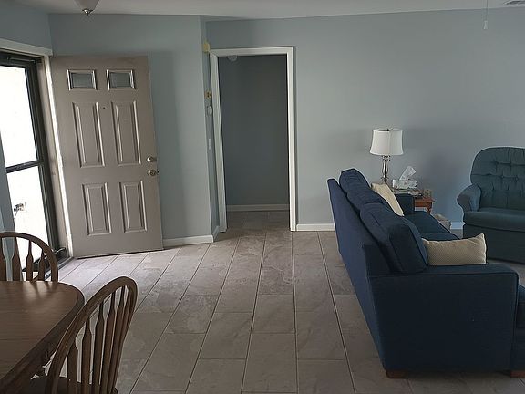 4th image of 215 Persimmon St #52