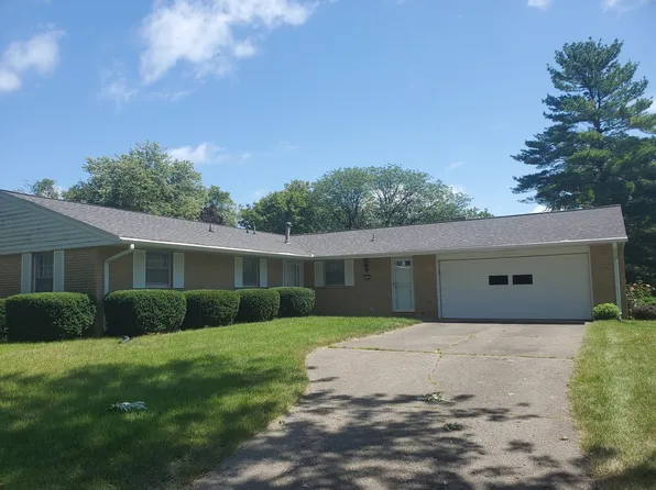 1910 Robert Dr, Champaign, IL 61821