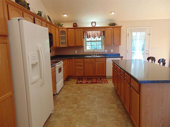 4th image of 4267 Oak Trace Dr