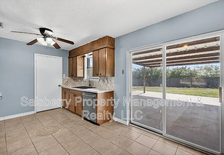 1113 Gifford Dr — Photo 15