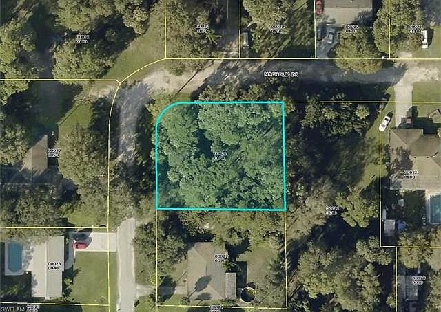 2nd image of 1836 Magnolia Dr
