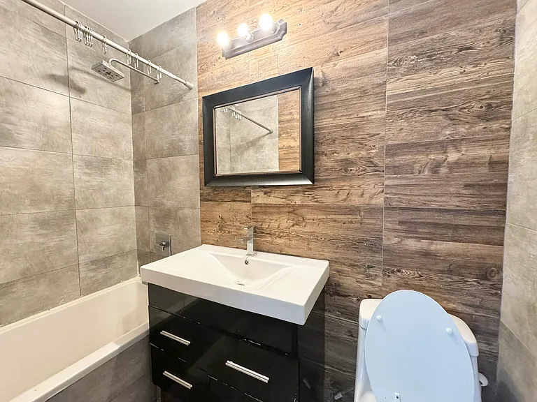 753 Lexington Ave #1D — Photo 20