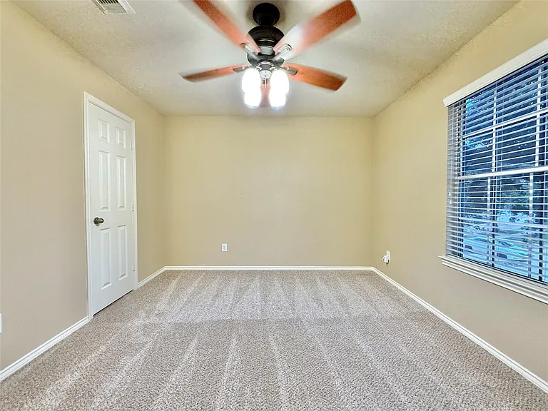 1810 Katlyn Ln — Photo 37