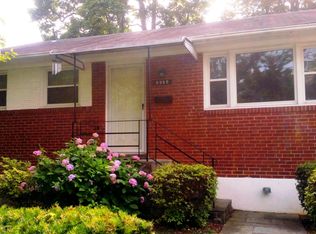 9950 Mayfield Dr, Bethesda, MD 20817