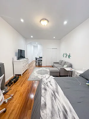 Rented by Urban Real Estate Inc | media 22