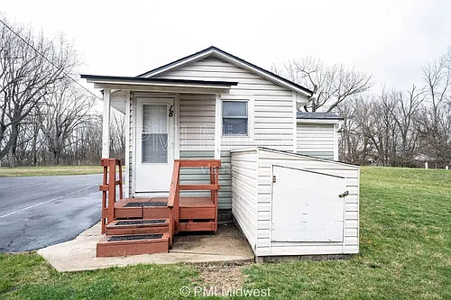 2142 W US Highway 40 Photo 1