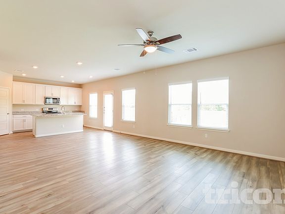 4th image of 13515 Emerson Way