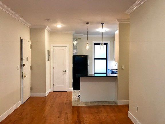 2nd image of 3116 32nd St APT 1D