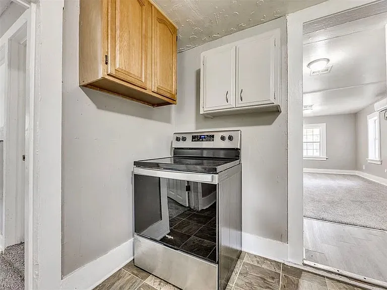 407 SE 25th St — Photo 7