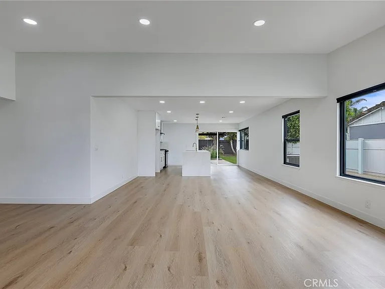 5402 Jefferson St — Photo 27