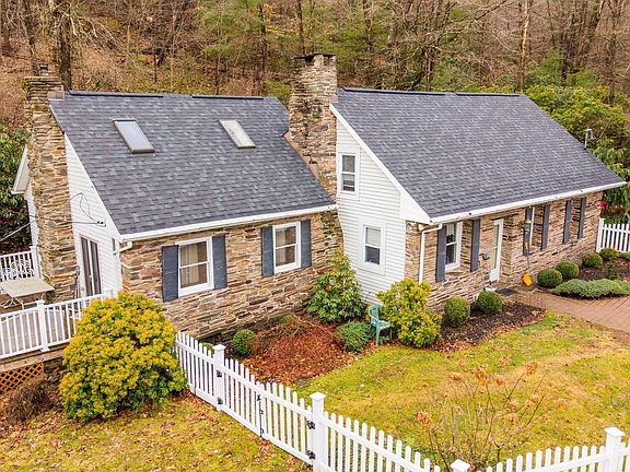 2nd image of 89 Pealertown Rd