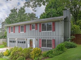 9 Wildwood Ln, Weaverville, NC 28787