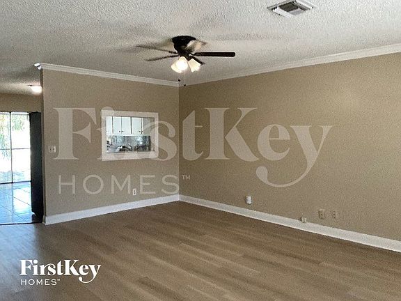 3rd image of 5484 Thurston Ave