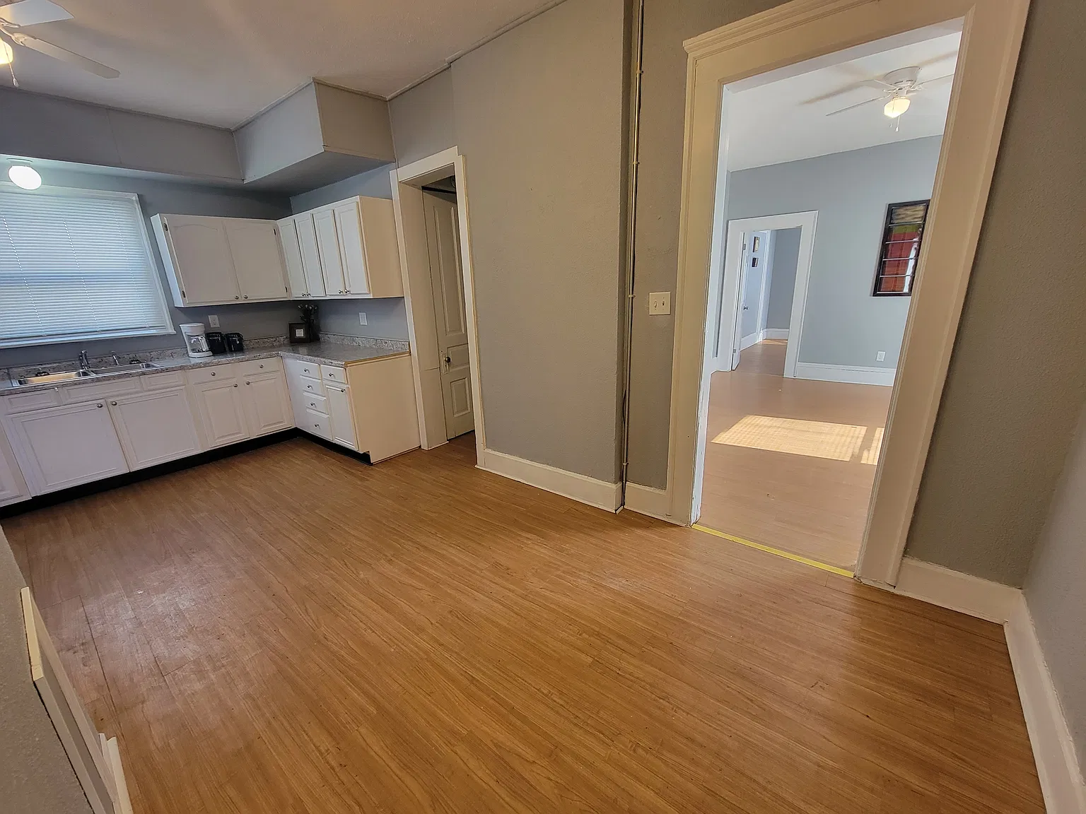 3 bed, 1000 sqft, $1,800 — Photo 4
