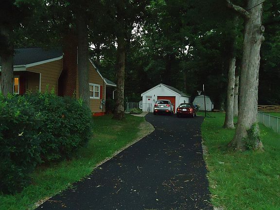 2nd image of 3711 Dogwood Ave