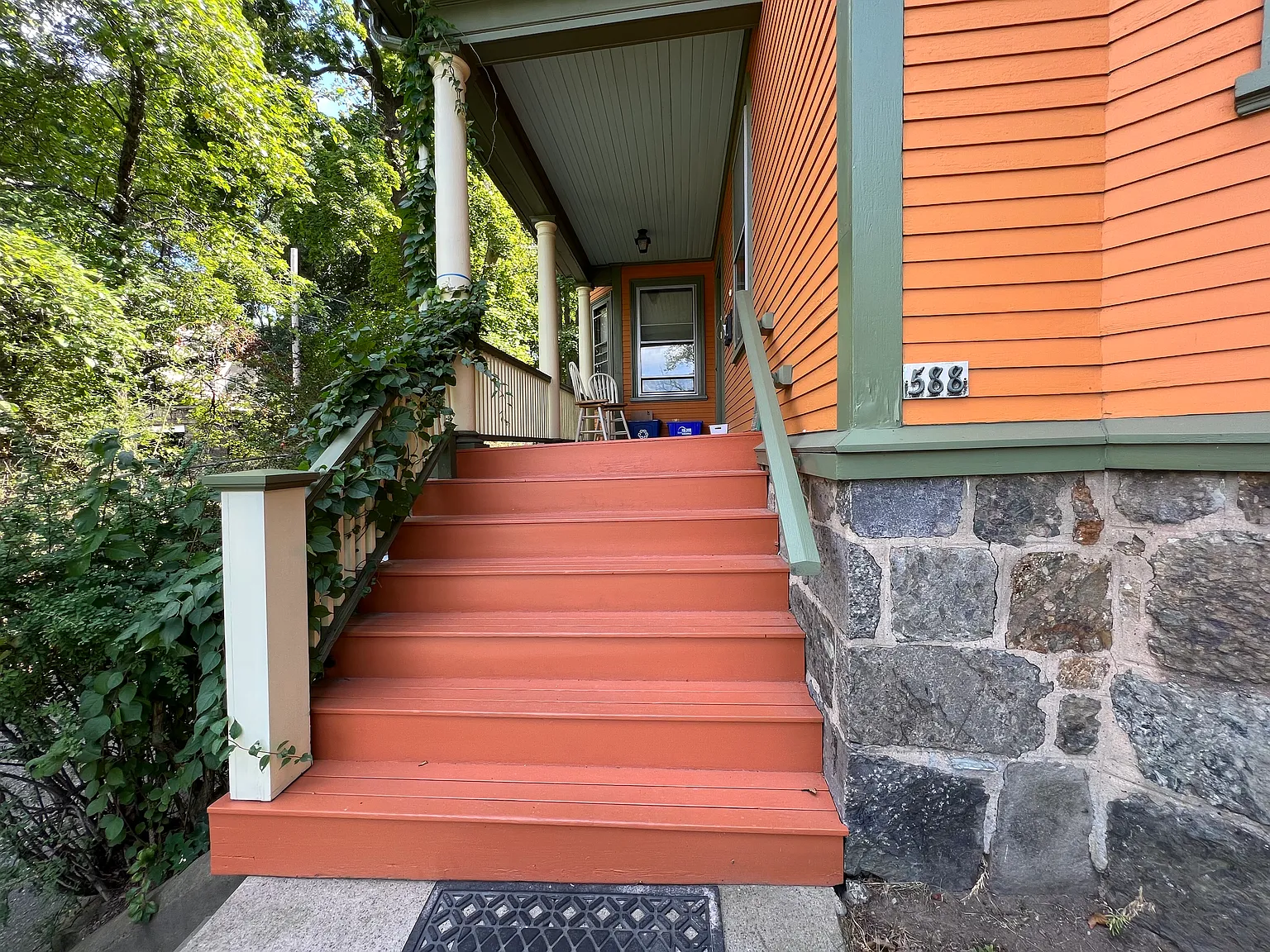 1 bed, 900 sqft, $2,400 — Photo 2