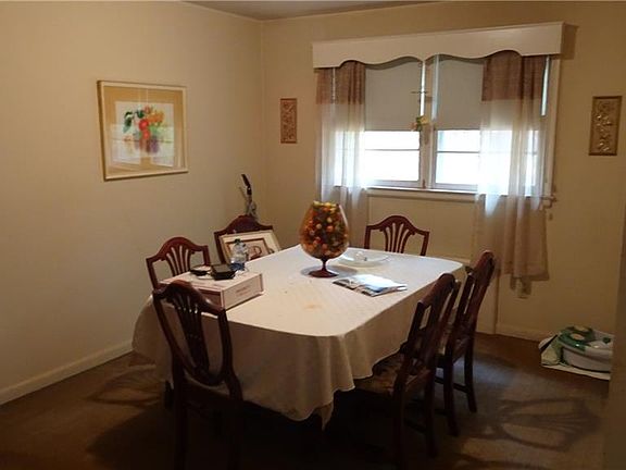 4th image of 80 Hilltop Dr