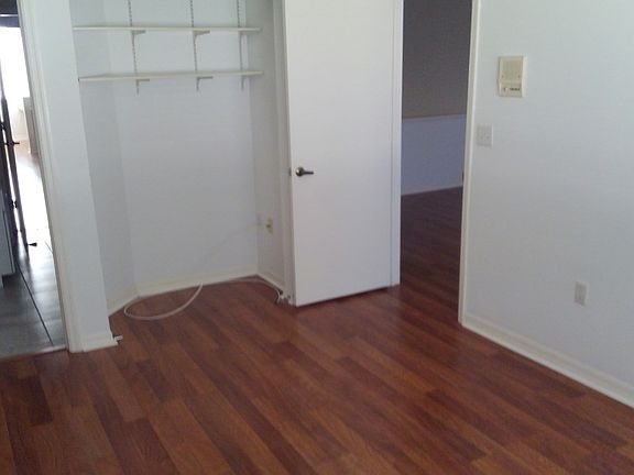 4th image of 578 Walden Ct