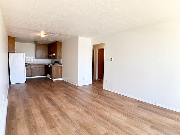 5th image of 410 44th Ave APT 102