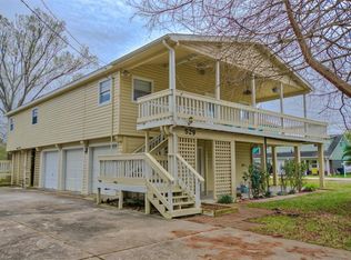 529 Pine Rd, Clear Lake Shores, TX 77565