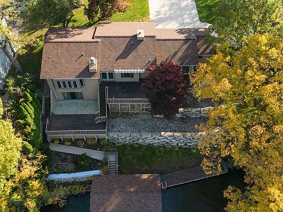 4th image of 47930 W Huron River Dr
