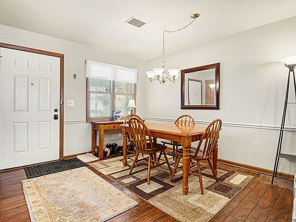 5th image of 1514 N Oakhill Dr