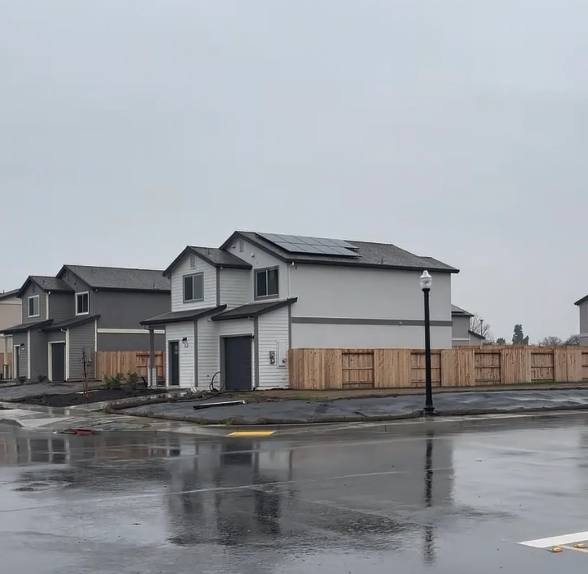 3 bed, 2.5 bath, 1400 sqft, $3,250 — Photo 2