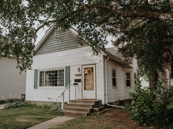 575 W Howard St, Winona, MN 55987