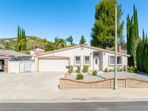 18933 Claycrest Dr, Santa Clarita, CA 91351