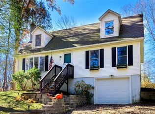 40 Crooked Trl, Woodstock, CT 06281