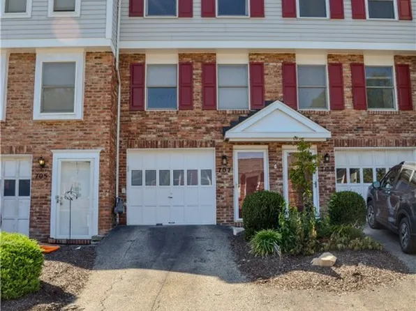 707 Timberidge Dr, Bethel Park, PA 15102