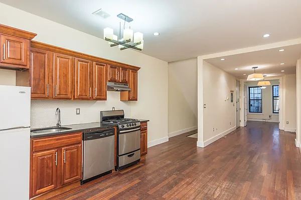 Rented by Nooklyn NYC LLC | media 14