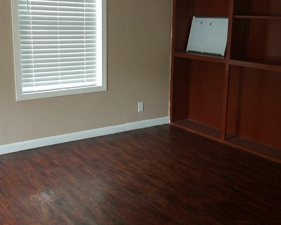 2nd image of 617 Main St