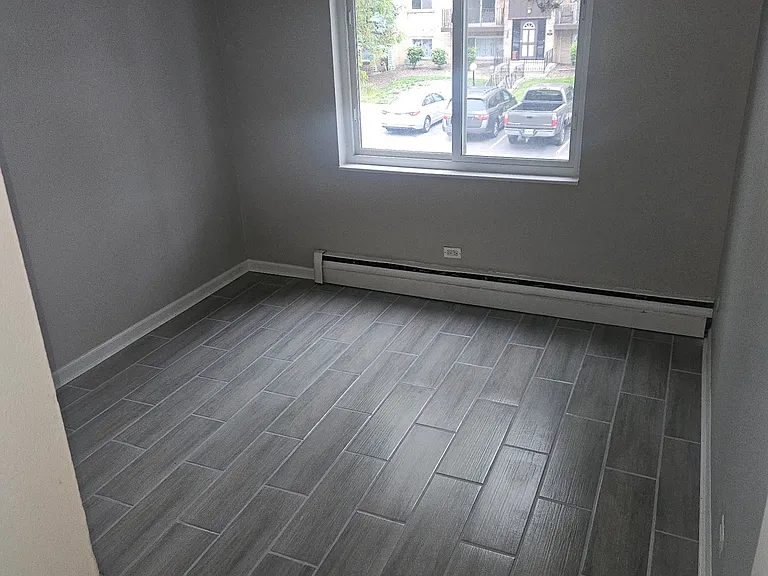 343 W Hawthorne Cir #6 — Photo 8