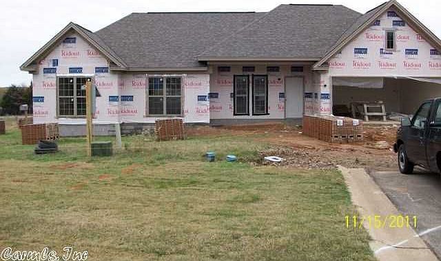 1st image of 921 Greenwood Dr