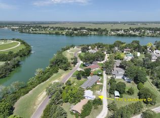 130 Lakeshore Dr, Marion, KS 66861