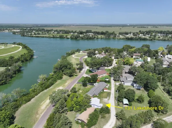 131 Lakeshore Dr, Marion, KS 66861