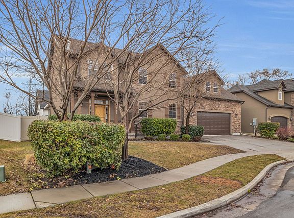2nd image of 798 E Grand Cayman Dr