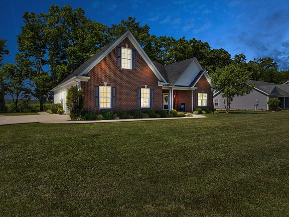 2nd image of 1094 Twin Oaks Blvd