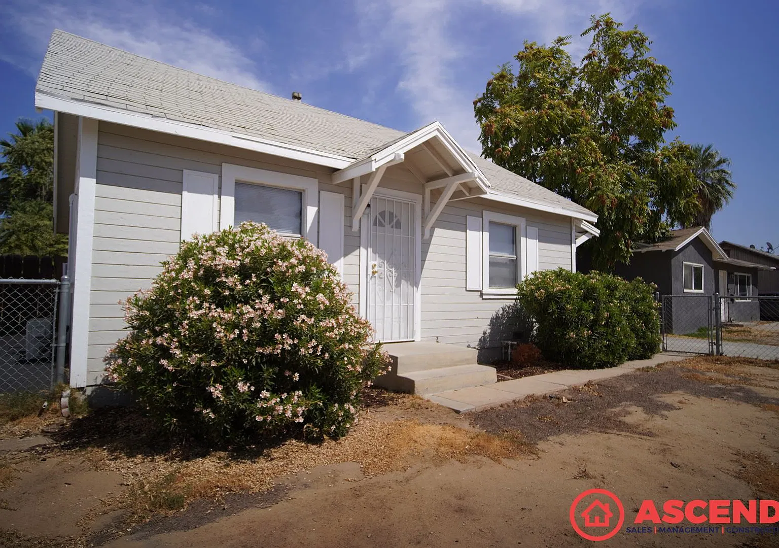 412 El Tejon Ave — Photo 2