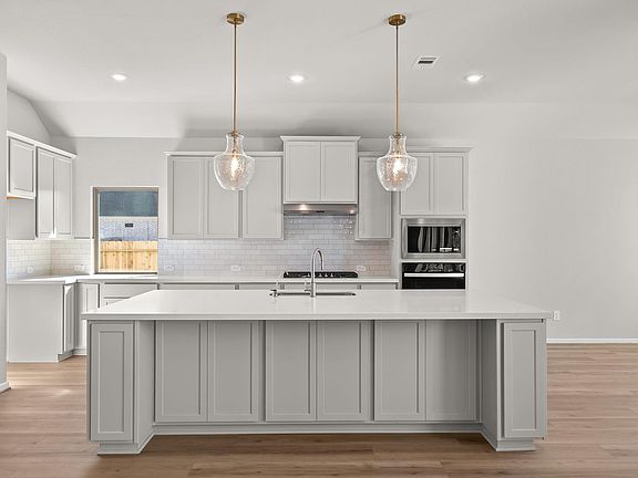 3rd image of 32335 Mossy Pine Way