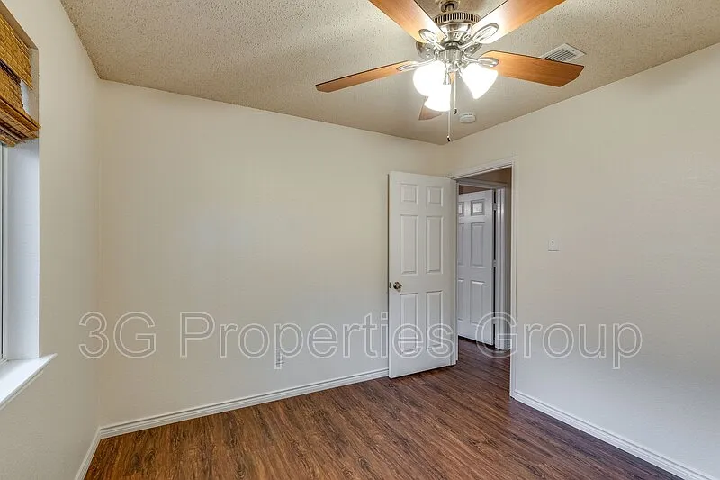 3 bed, 2.0 bath, 1618 sqft, $1,995 — Photo 4