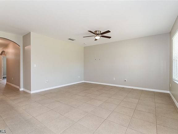 4th image of 630 SW 23rd St