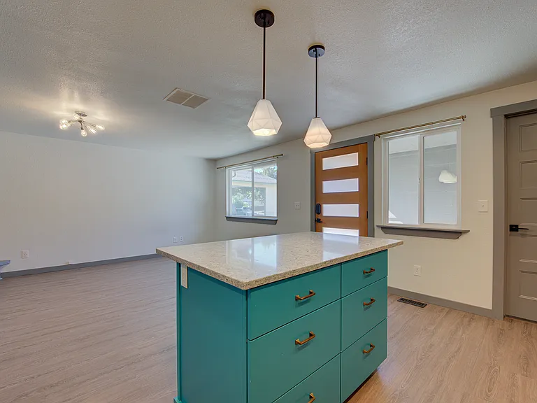 2034 S Division Ave — Photo 20