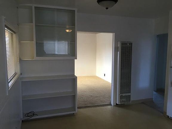 2nd image of 4855 Daisy Ln