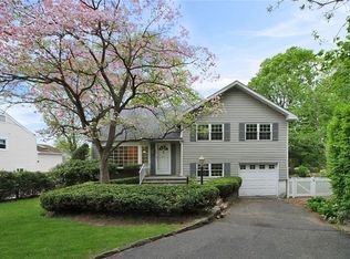 277 Pembrook Dr, Yonkers, NY 10710