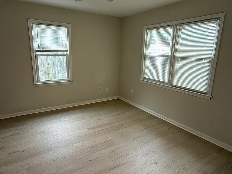 1009 Bethel Ave — Photo 3