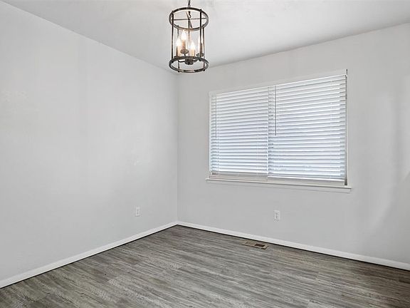 5th image of 1008 SW 61st St