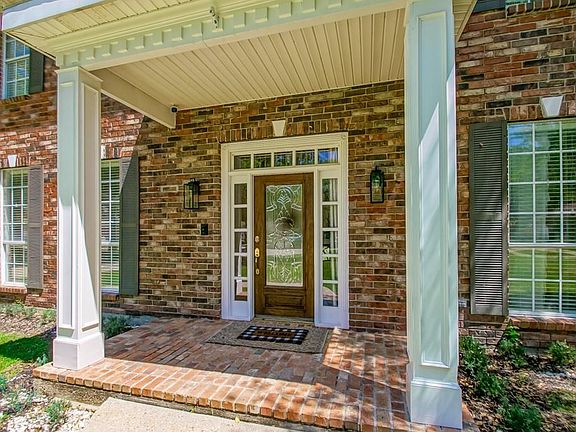 3rd image of 80 Forest Green Dr